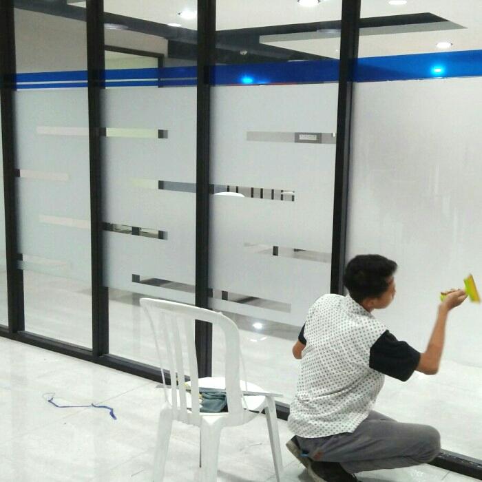 Cutting Stiker Kaca Depok